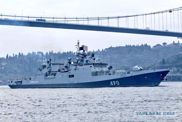 Сирия: Российские корабли вышли на перехват американской эскадры