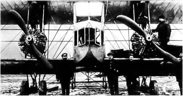 Первый в мире пассажирский самолет-бомбардировщик
