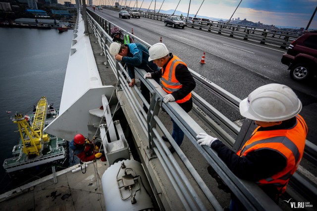 «Мы горды своей работой!» — как во Владивостоке обслуживают Золотой мост