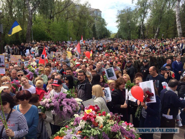 "Бессмертный полк" шагает по Одессе.