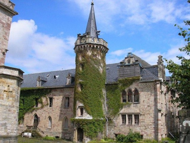 Власти Германии отбирают замок у бывшего замгубернатора Ямала и депутата Госдумы