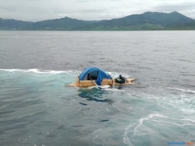 Житель Сахалина попытался сбежать в Японию на самодельной лодке