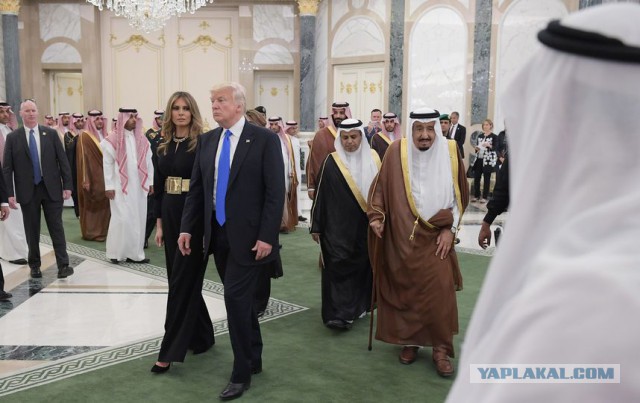 Меланья и Иванка Трамп отказались от головных уборов в Саудовской Аравии
