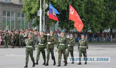 Парад победы в Луганске