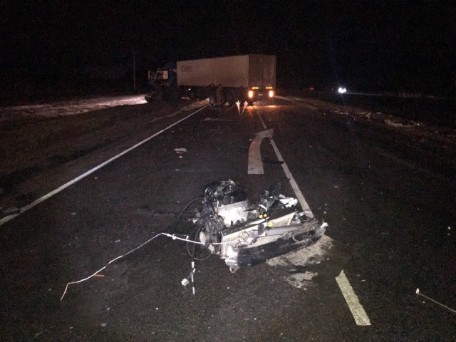 Смертельное ДТП: В Орловской области Mitsubishi Lancer на скорости 140 км/ч протаранил фуру Scania, 3 человека погибли
