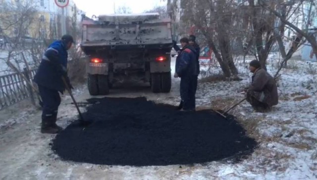 Мэр Якутска разобралась по факту укладки асфальта на снег