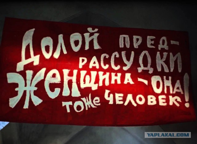 Если за рулем звезда? Об опасности отвлечения от дороги на гаджеты за рулем трамвая