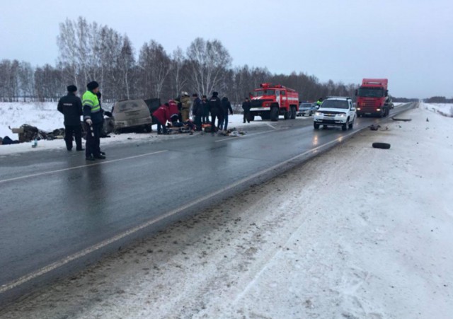 Шесть человек погибли в ДТП под Новосибирском