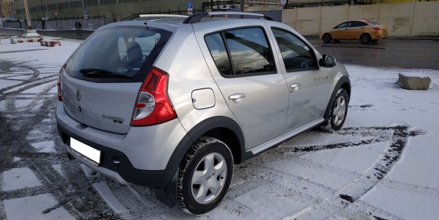 Продаётся Renault Sandero Stepway (Москва)