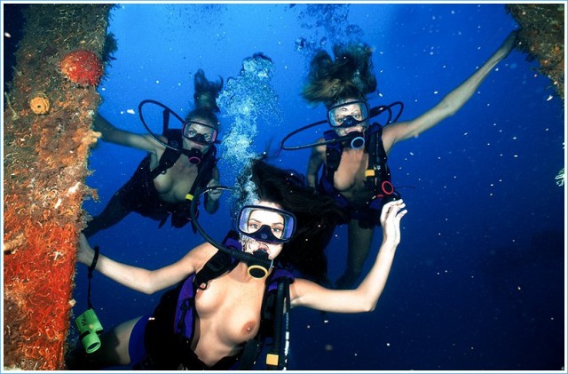 Девочки разные под водой