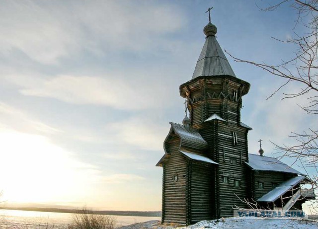 Уникальная деревянная Успенская церковь сгорела в Кондопоге