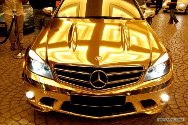 Покрой машину золотом или MercedesС63 голд-тюнинг