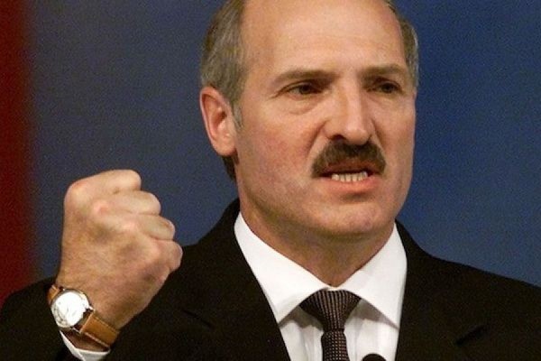 Лукашенко напрягают события на Украине