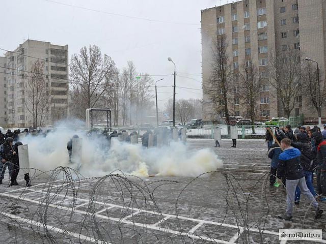 В Смоленске состоялись широкомасштабные  учения сотрудников полиции по пресечению массовых беспорядков