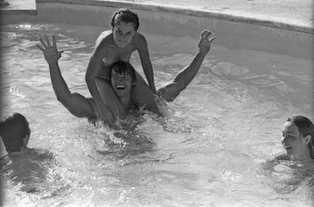 Arnold Schwarzenegger & Nastassja Kinski by Michael Ochs 1976