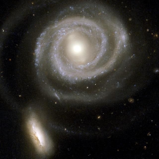 Столкновение галактик - самый грандиозный процесс во Вселенной