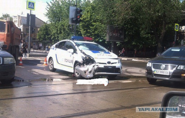 "Приус". Патрульная полиция лишилась очередного автомобиля