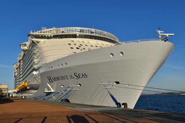 О новом городе развлечений на воде: инаугурационный круиз на гиганте Harmony of the Seas