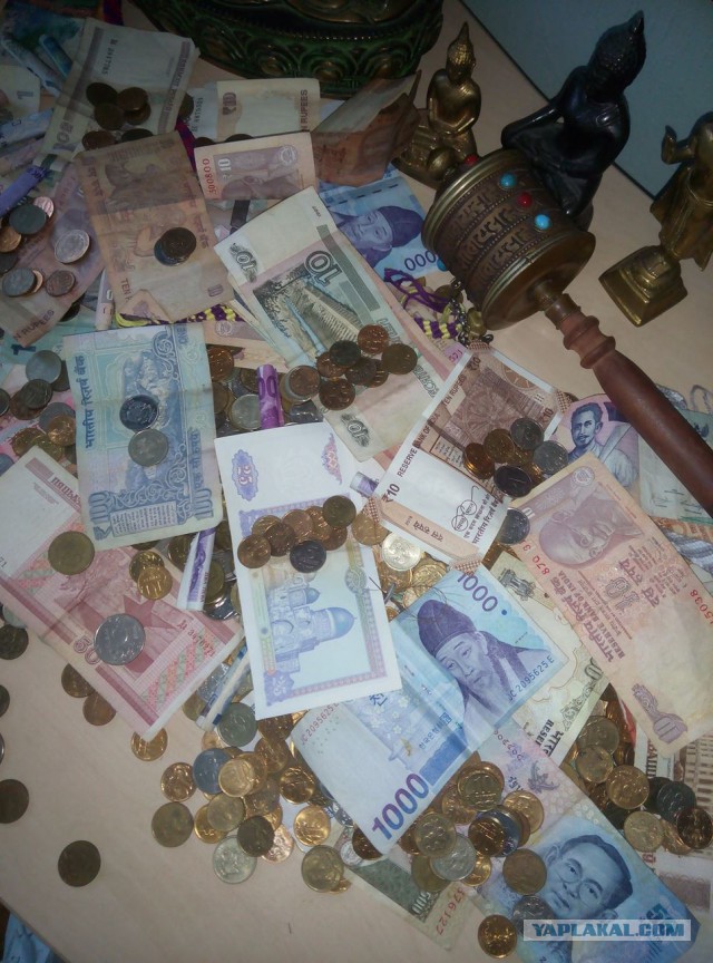 Я тут случайно национальную валюту Туниса вывез