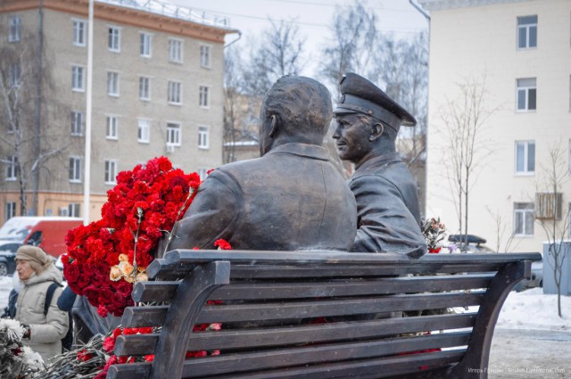 В Королеве открыли памятник Ю.А.Гагарину и С.П.Королеву