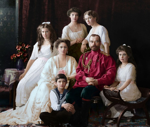 Раскрашенные фотографии России XIX–XX веков