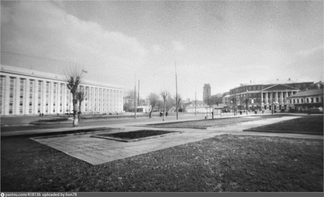 Площадь Москвы, где когда-то процветали безнравственные веселья
