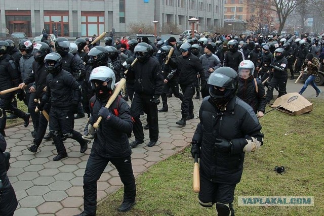 ГосДума нашла в России «иностранные лагеря» подготовки протестов