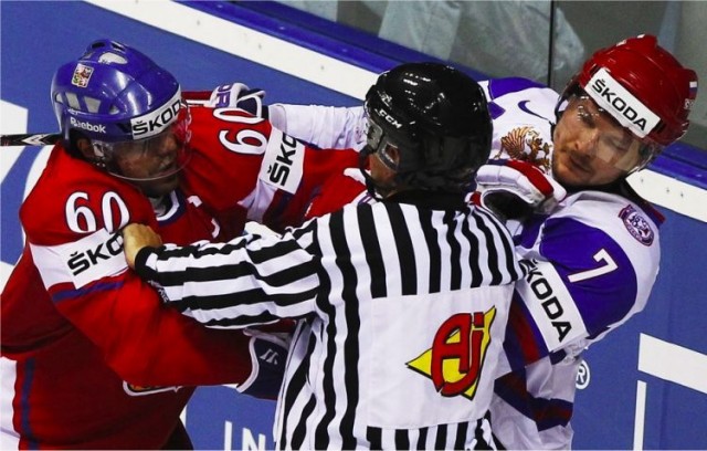 Хоккей или "бой без правил на льду"?