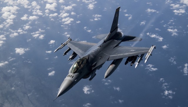 Нидерланды решили передать Украине еще шесть истребителей F-16