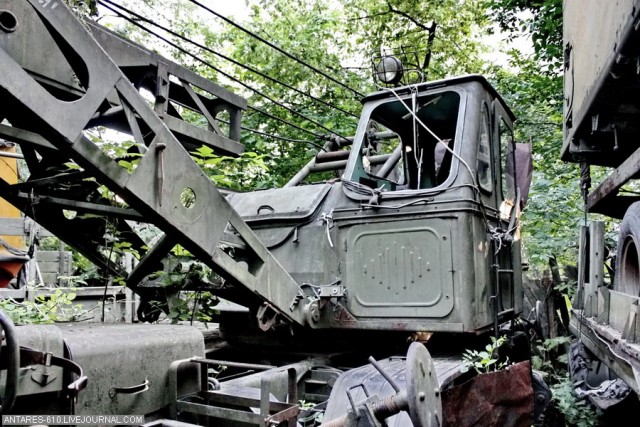 Кладбище заброшенной техники возле Москвы