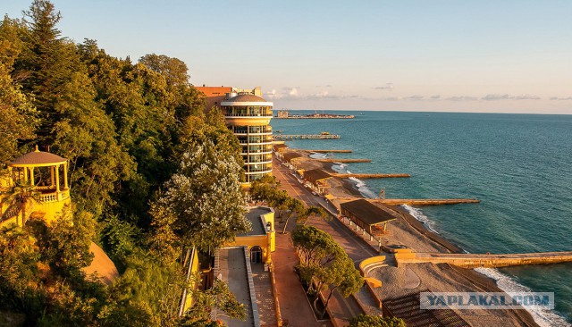 Почему местные жители Сочи сами не купаются на городских пляжах