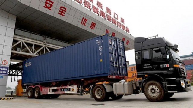 Китайские грузовики получили свободу передвижения по России