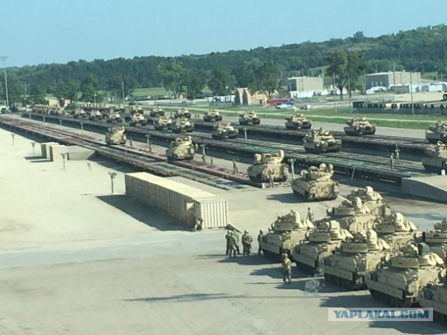 США готовят военный удар: перебрасывают за границу сотни танков и гаубиц