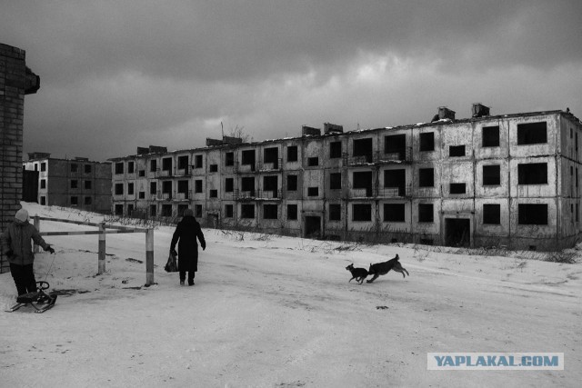 Город-призрак на Курилах.Жизнь военного городка на острове Итуруп. Фотоистория Олега Климова.