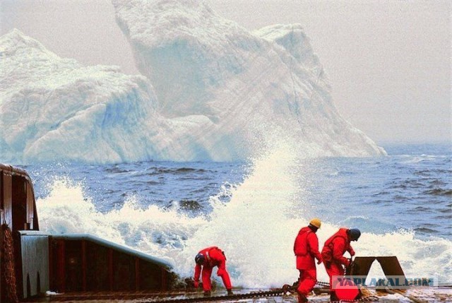 Как убирают айсберги с пути