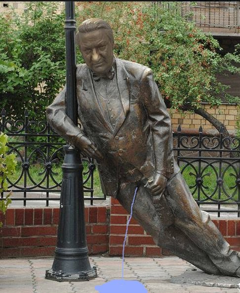 Сегодня заводкоточил памятник Б.Н. Ельцину