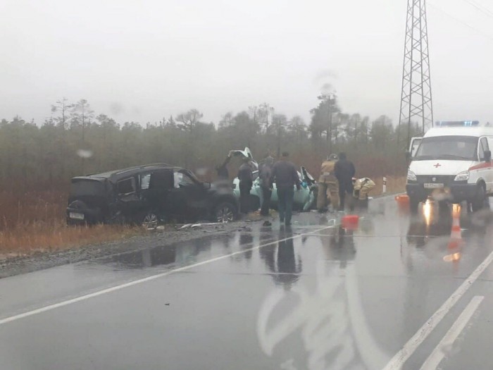 Четыре человека погибли в аварии на трассе Сургут-Лянтор из-за одного мудака.