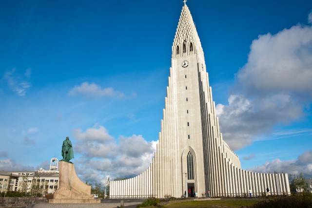 Исландия принимает декларацию: все религии являются оружием массового поражения. Follow Laughing in Disbelief!