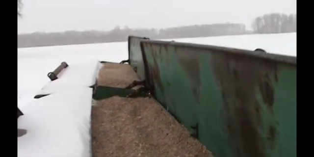 В Тюмени чиновник заставил фермера вспахать и засеять поле в феврале