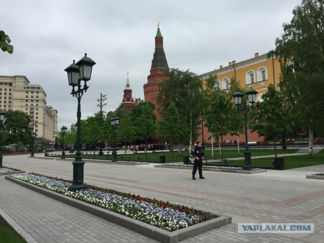 Экскурсия вокруг Московского Кремля