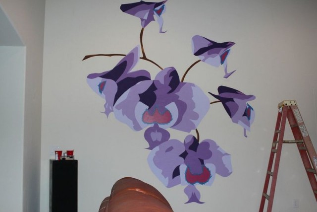 Орхидея на стене для мамы руками инженера