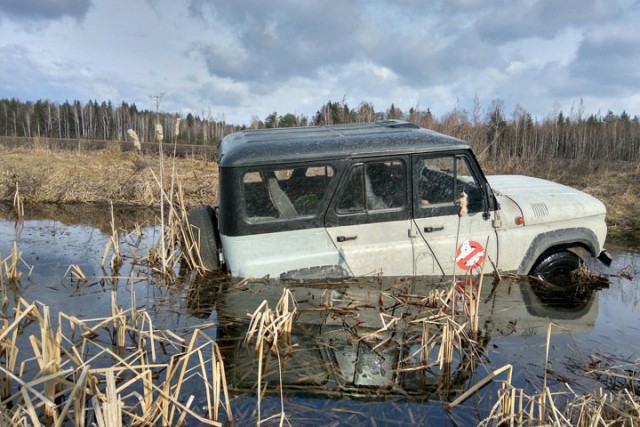 Автомобиль вылетел в реку в Тыве, 10 погибших