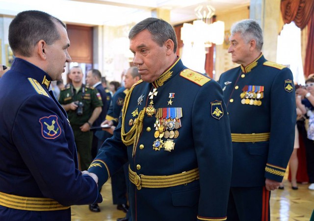 Начальник Генштаба решил навести порядок с рабочим временем в российской армии