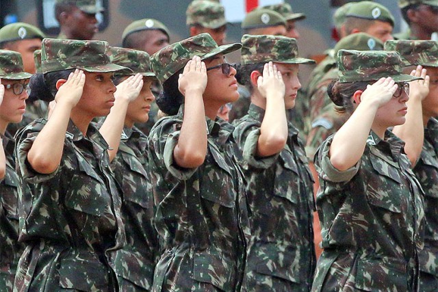 Бразильянки в армии