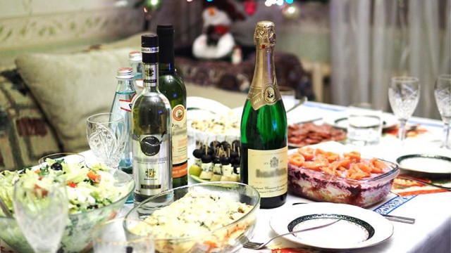 "Эксперты" посчитали стоимость новогоднего стола россиян