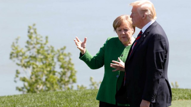 Трамп бросил конфеты в сторону Меркель на саммите G7