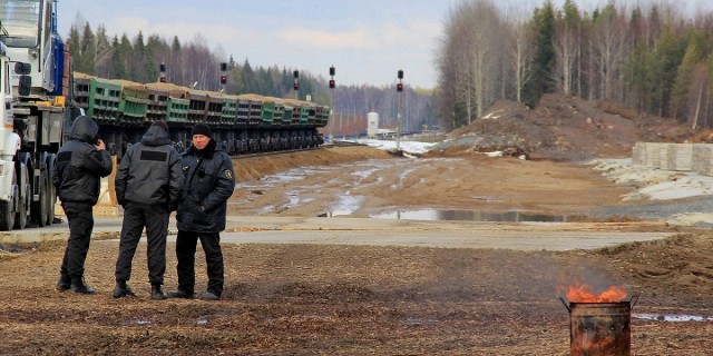 Росгвардия оцепила станцию Шиес. В соседнем поселке перекрыты дороги и отключено электричество