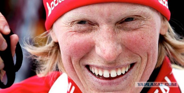 Норвежская биатлонистка Тура Бергер гуляет