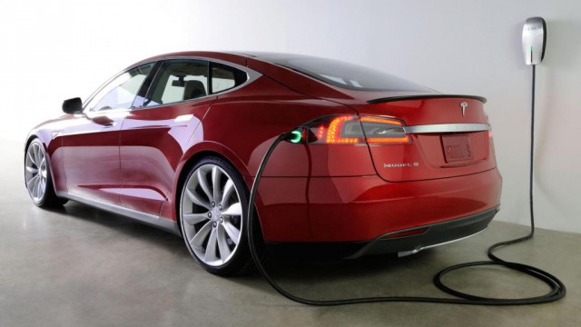 Tesla ‘D’ – авто будущего   уже здесь