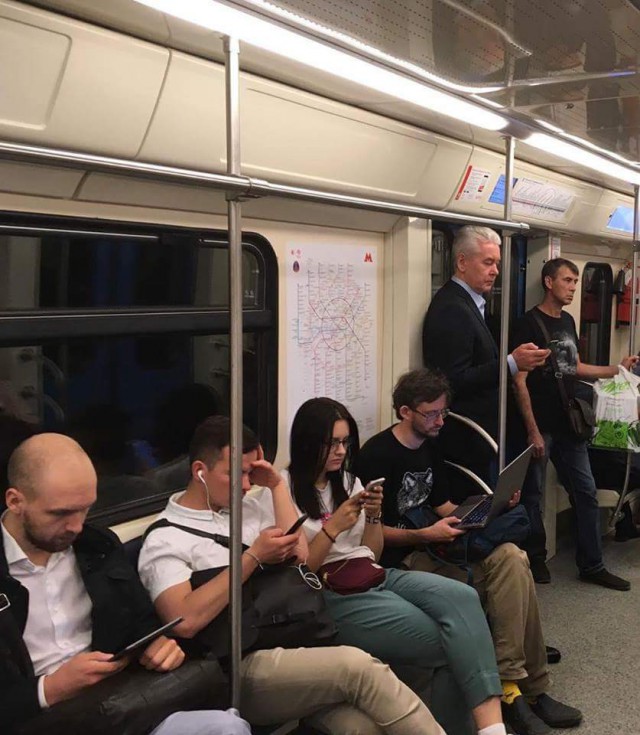 Они говорили: "он не ездит в метро"